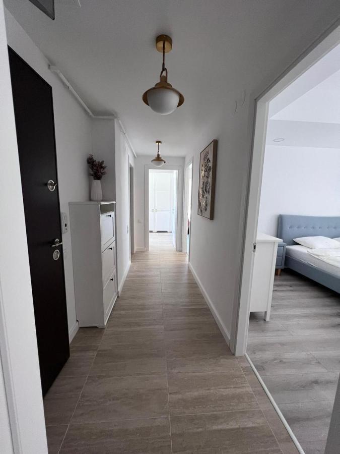 Cosmopolis Bliss: Your Home Away From Home Stefanestii de Jos Exterior foto