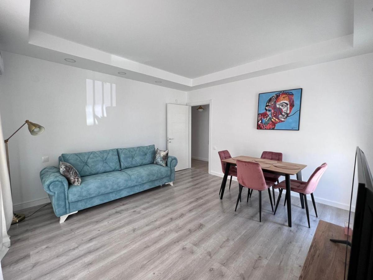 Cosmopolis Bliss: Your Home Away From Home Stefanestii de Jos Exterior foto